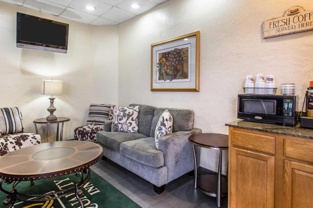 Rodeway Inn Lawton Ngoại thất bức ảnh