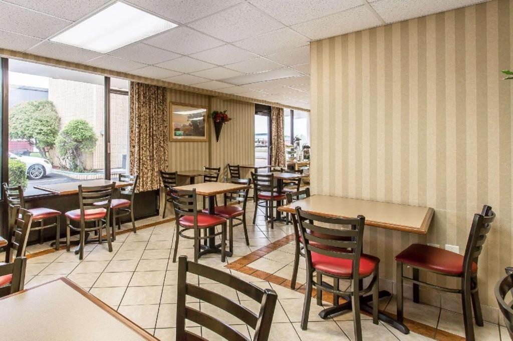 Rodeway Inn Lawton Ngoại thất bức ảnh