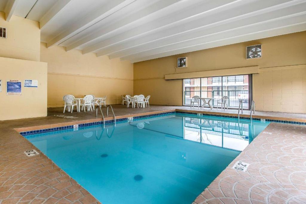 Rodeway Inn Lawton Ngoại thất bức ảnh