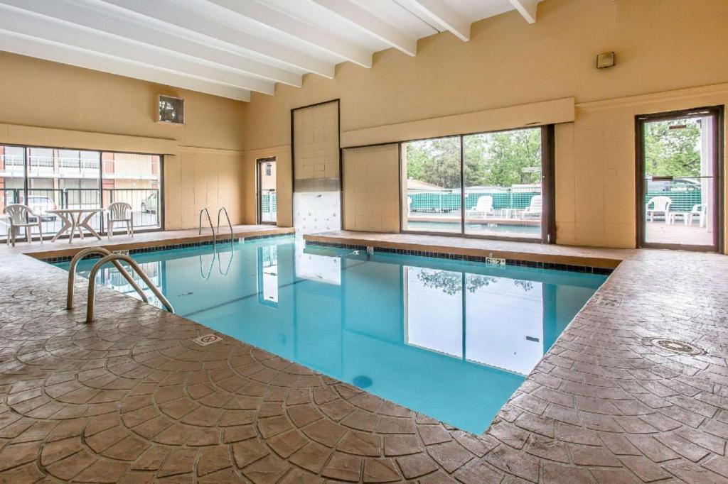 Rodeway Inn Lawton Ngoại thất bức ảnh